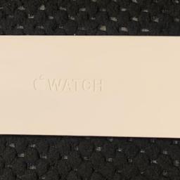 MG123B/A Apple Watch Series 6 40mm Gold Alu Pink Sand Sp Band GPS

Designed by Apple in California Assembled in China

Other items as marked thereon Model A2291

Includes: Apple Watch, band, and charging cable. Power adapter sold separately. Not all capabilities are

available in all areas. Apple Watch is not a medical device. More at watch. Requires: iPhone 6s or

later with iOS 14 or later • Apple ID • Internet access • Acceptance of software license at sla.