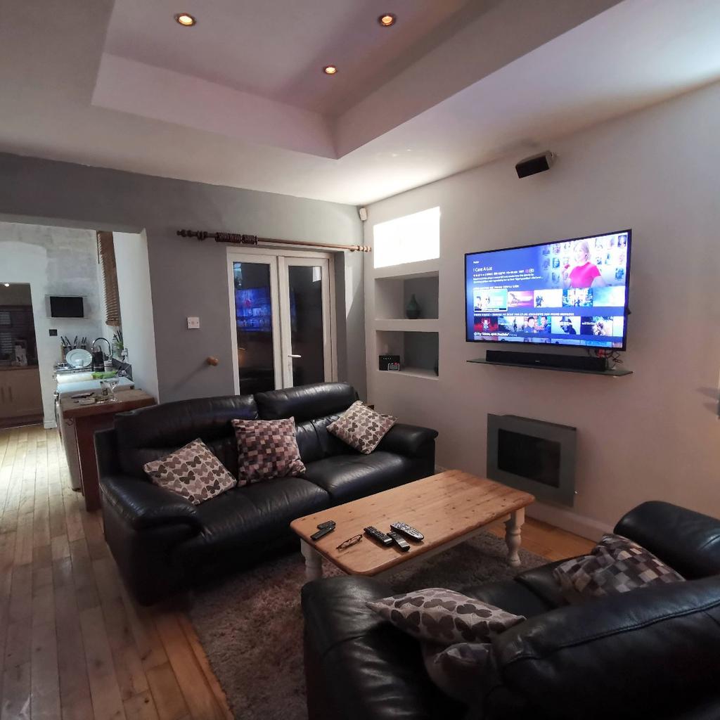 3 and 2 seater leather sofas pending in WN7 Wigan for £150.00 for