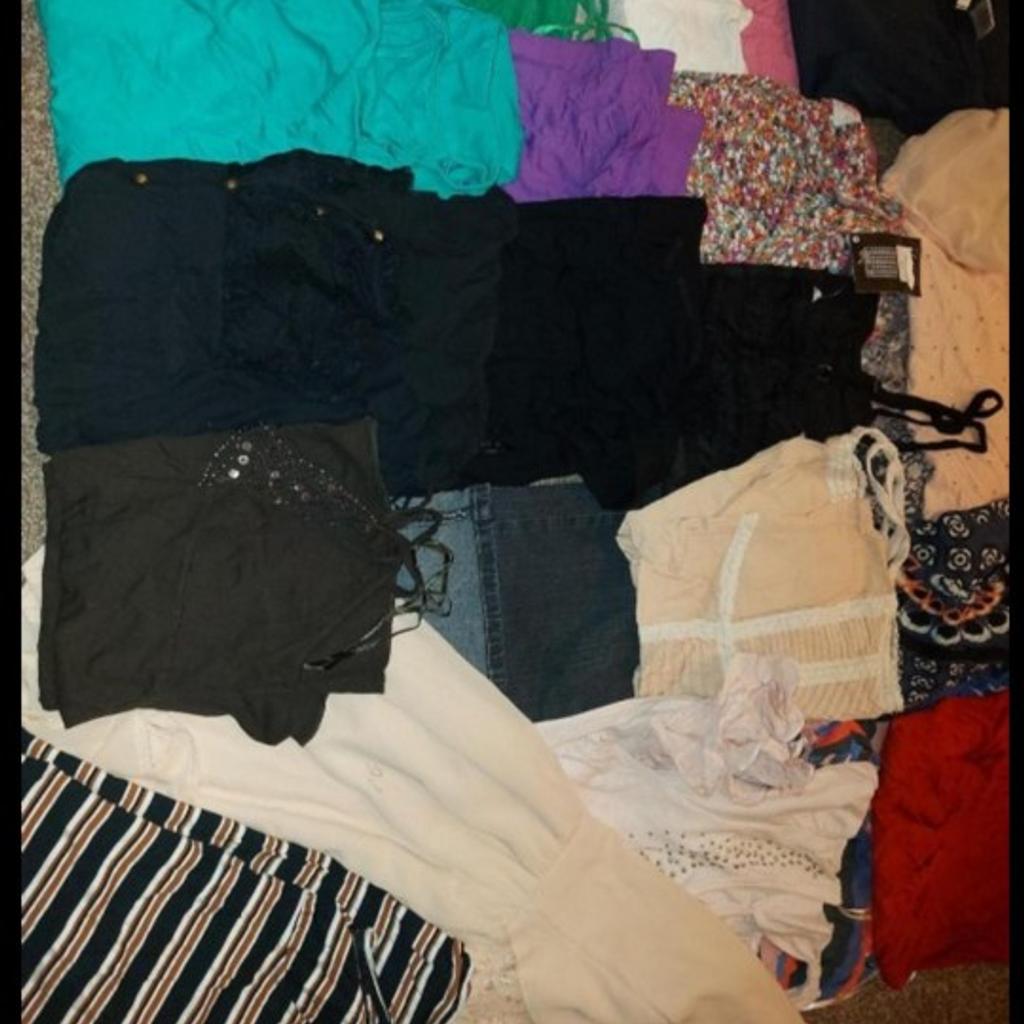 womens size 12 mixed bundle that would be great for summer. Will need washing as been in storage

1 long sleeve midi dress
1 floaty dress
1 3/4 Black jeans
2 tunic dress tops
19 tops

collection only. lots of items on page as having a clear out