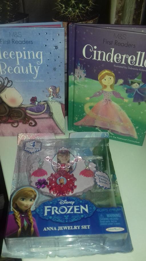 Buy & Sell Northumberland Hartford - Northumberland - Photos for GIRLS JEWELLERY & BOOKS DISNEY