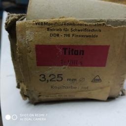Alte Elektroden aus DDR-ZEITEN, aber noch gut erhalten-wurden immer trocken gelagert. Elektroden 3,25mm 120-160A Farbe rot.
Privatverkauf daher keine Garantie oder Rücknahme möglich Versand extra kosten (8euro).