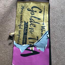 Kids Roald Dahl Golden ticket world book day outfit. Size S-M. Worn once. Excellent condition