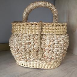 Basket with lid. 
Unwanted gift. In perfect condition