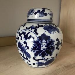 Blue and white jar vase. 
Used but in good condition.