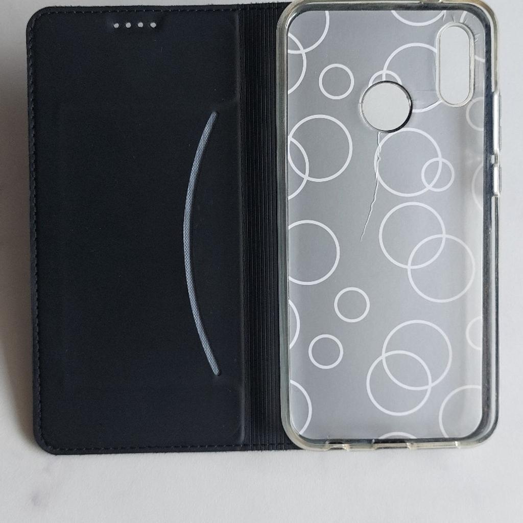 Handyhülle für Huawei P20 Lite mit Kartenfach
Farbe: schwarz

Privatverkauf ohne Garantie/Gewährleistung oder Rücknahme
Abholort nach Vereinbarung