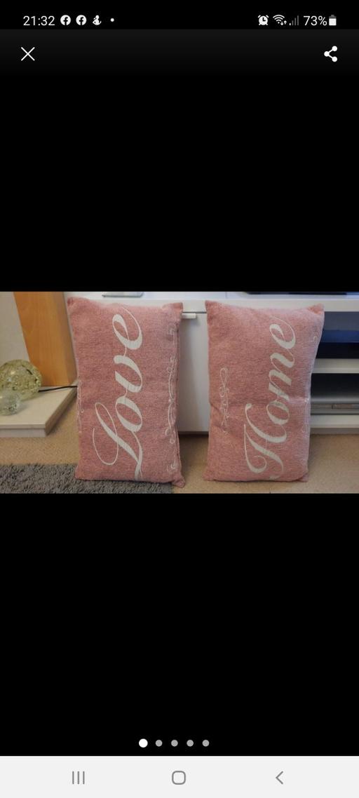 Buy & Sell West Midlands Sandwell - Photos for 2 blush pink cushions