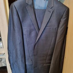 Blazer size 38L
Trousers size 32R

Only worn once for a family function. 
Comes with suit bag.
Colour is much nicer in real life - camera not capturing colour properly.
