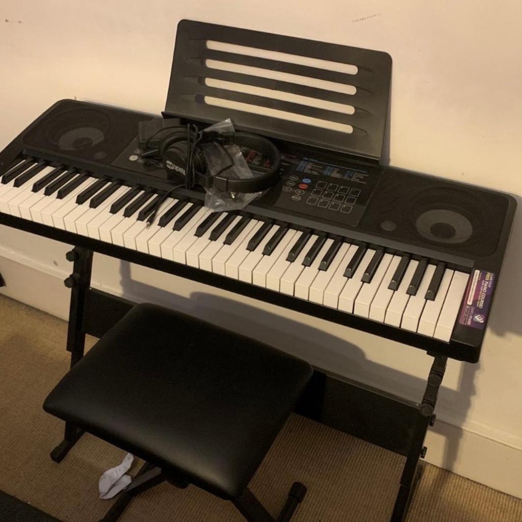 Keyboard piano - rock jam - 61 keys in E6 London für £ 40,00 zum