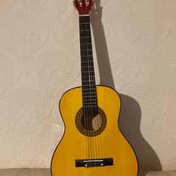 Good condition guitar, working , just one scratch.