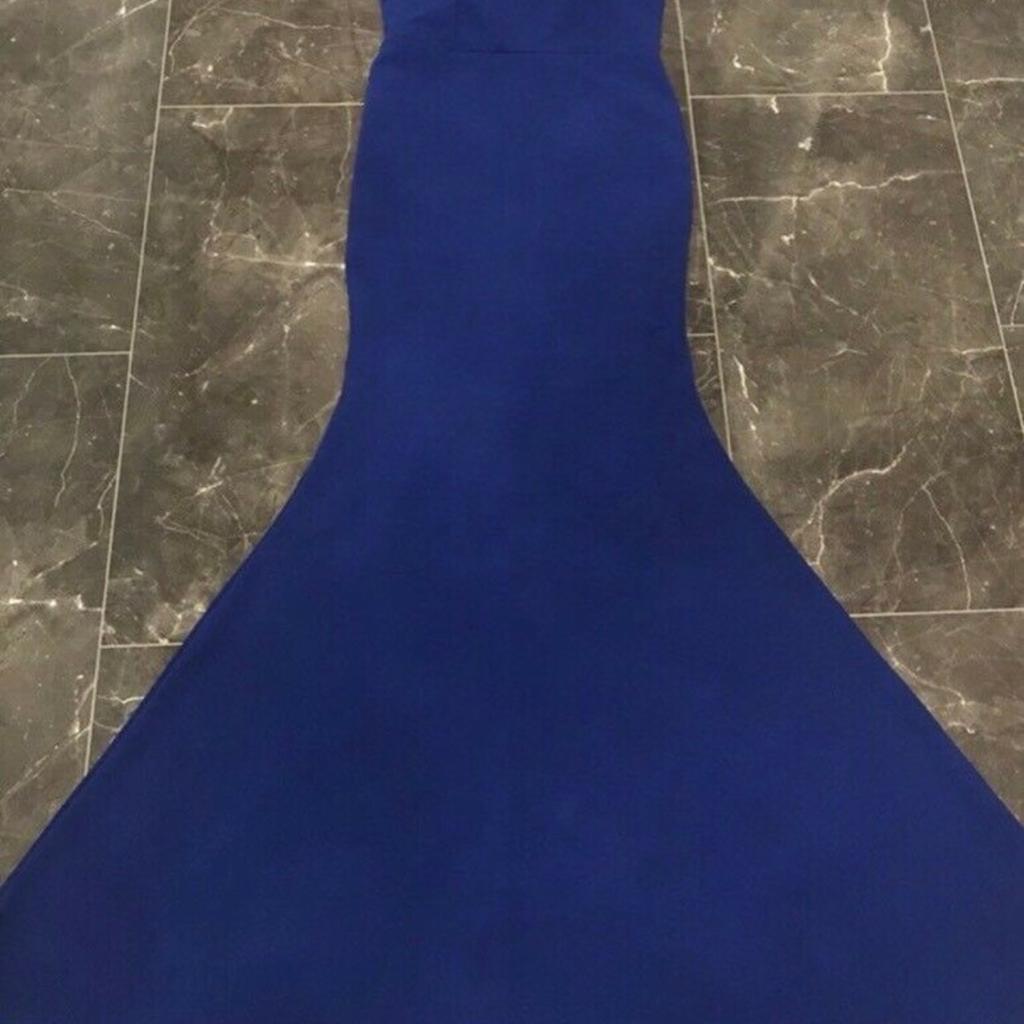 !!!PRIVATER ANBIETER!!!

Verkaufe das Abendkleid in blau
Es ist NEU & UNGETRAGEN!!
Die Größe ist eine 36-38
Maße von Achsel zu Achsel ca. 41 cm
Länge ca. 150 cm
Material: 95% Polyester 5% Elasthan
Ohne Gürtel!!

Bei weiteren Fragen einfach anschreiben :)
Abholung in Düsseldorf möglich
Versandkosten 6,90 € (versichert)
