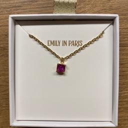 Halskette mit rosa Steinchen von Purelei „Emily in Paris“ 

Neu wurde noch nie getragen