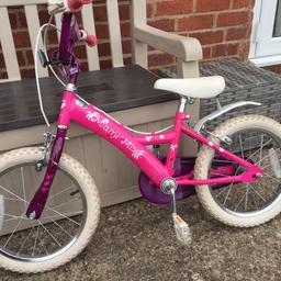 Girls bike, we do have stabilisers for it.