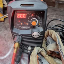 AC/DC, 200amp, Excellent little tig machine, 4 years old, still under warranty.
Surplus to requirements.
Can demo. CK torch and foot pedal are not included but negotiable, selling due to new equipment arriving.
£1500 retail, stupid offers won't be entertained. May px, deal, other fabrication equipment w.h.y?
