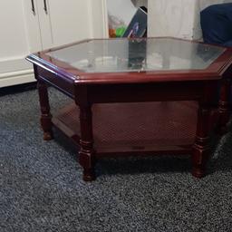 solid table used has plenty of use left ..glass top
collection only from bd7