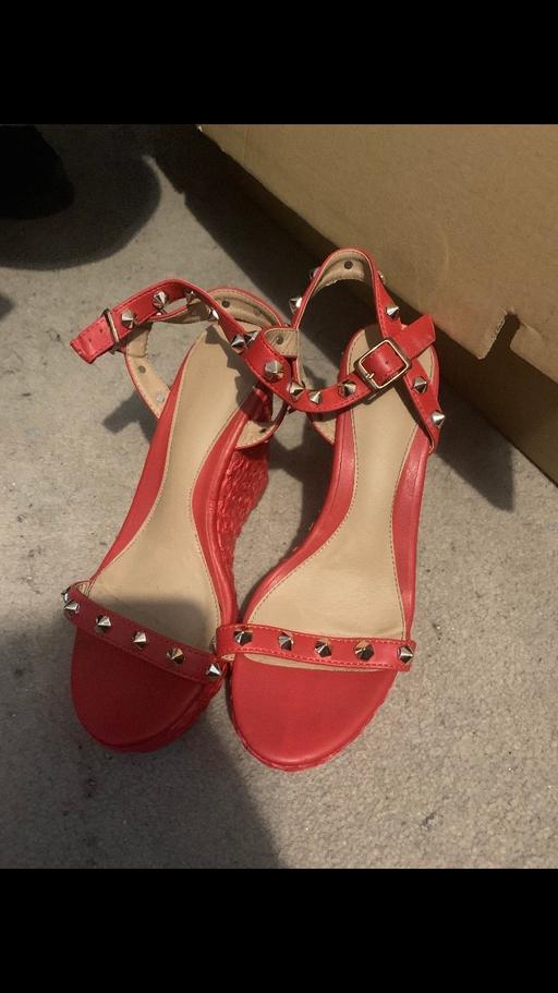 Buy & Sell South West London Sands End - South West London - Photos for Red heels