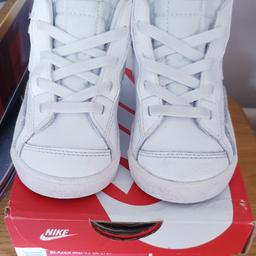 Nike blazer mid 77 SE (TD) Boys infant,6.5 (23.5)

Please take a look at my other listings.

Collect from SE1 3AT (Not in CC zone)