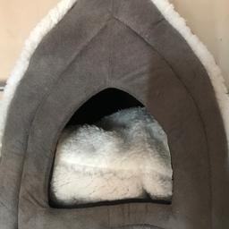 Grey cat/ kitten bed 
Comes with warm cozy cushion 
Excellent condition 
Collection Hackney E9
