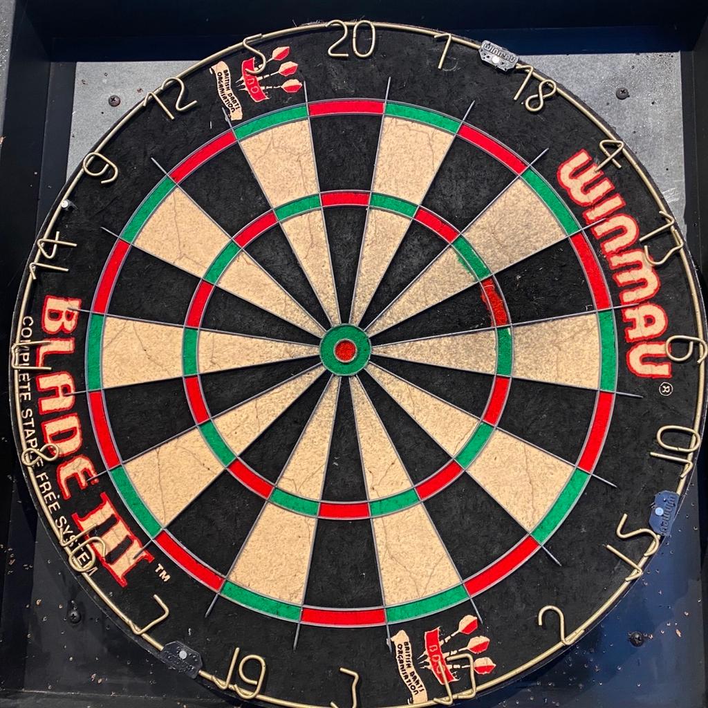 Dartboard with darts in S62 Rotherham für £ 20,00 zum Verkauf Shpock AT