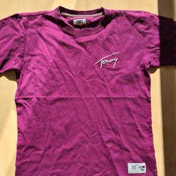 original
Tommy Hilfiger T-Shirt für Männer,  Herren,  Jungs

In lila
Farbe ist wie auf den ersten beiden Bildern

Größe S