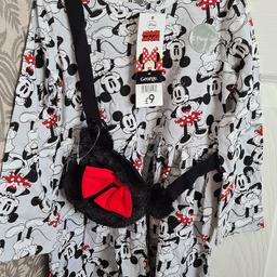 Brand new with tags
George Asda Disney Brand
Age 2-3 yrs old
Cotton dress
Matching over shoulder purse/bag
From smoke free home
Collect or deliver
