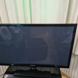 Selling my Samsung plasma screen tv.
All in good working condition.
Note the resolution of the screen is perfect.. its just how the camera took the picture that shows the lines.
Comes with the original remote control and the stand.
Open to genuine offers. No time wasters please.
Collection only.