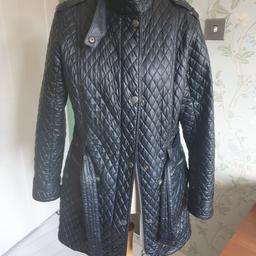 very rare smart ladies barbour jacket. Good condition. size 14/16. 

collection halesowen.