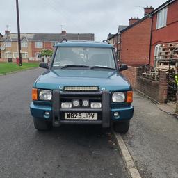 landrover discovery td5 with a 2"lift kit on it 166.858 miles on clock spares or repair engine gone