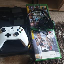 Xbox Console 500gb
1x controller
1x headset

a few rechargeable batterys, couple are new and unused.

will be reset for new user.

no damage all works as it should