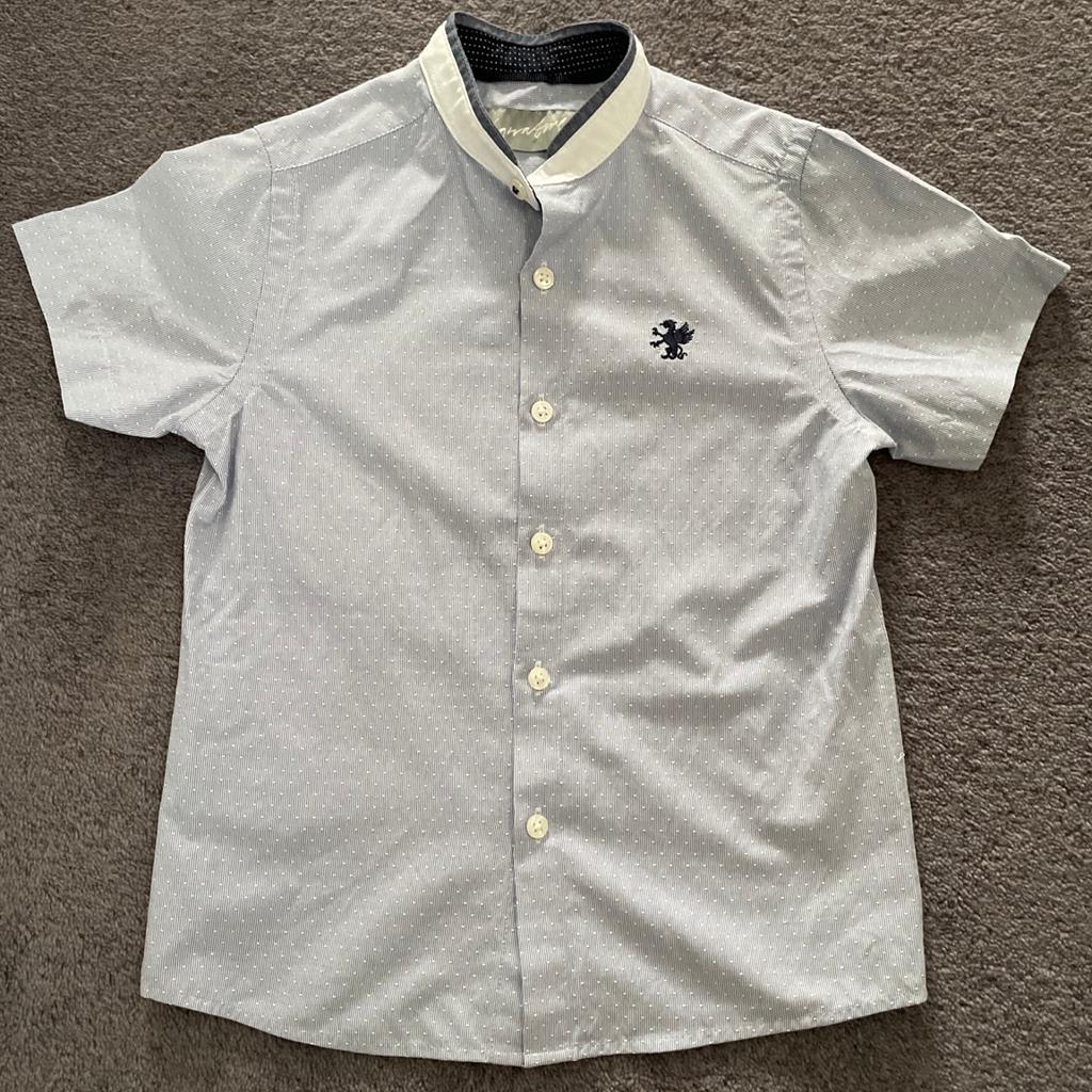 Next Shirt

From smoke and pet free home

Please note: Collection Only from Haworth, Keighley. Will not post, cannot deliver. No time wasters. Cash on Collection.