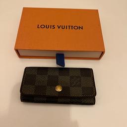 Original Louis Vuitton Schlüssel Etui 

Kommt mit Box und Staubbeutel 

Gekauft in Stuttgart
