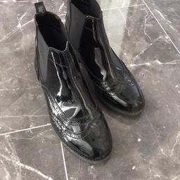 !!!PRIVATER ANBIETER!!!

Verkaufe die Schuhe in Schwarz
Die Schuhe sind in einem guten Zustand!!
Die Größe ist 38

Bei weiteren Fragen einfach anschreiben :)
Abholung in Düsseldorf möglich
Versandkosten 6,90 € (versichert)