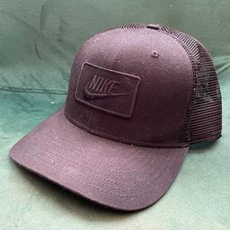 nike cap mens
used 2-3 times, good condition