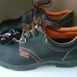 Safety shoes steel toe cap in uk size 9.
Brand new and boxed.