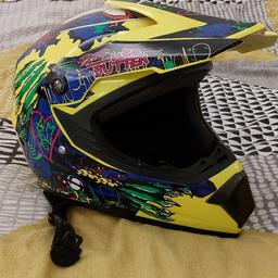 Motorbike helmet

Yellow in colour, used a couple of times but needed a helmet with a visor.

Please note: I cannot deliver this item.