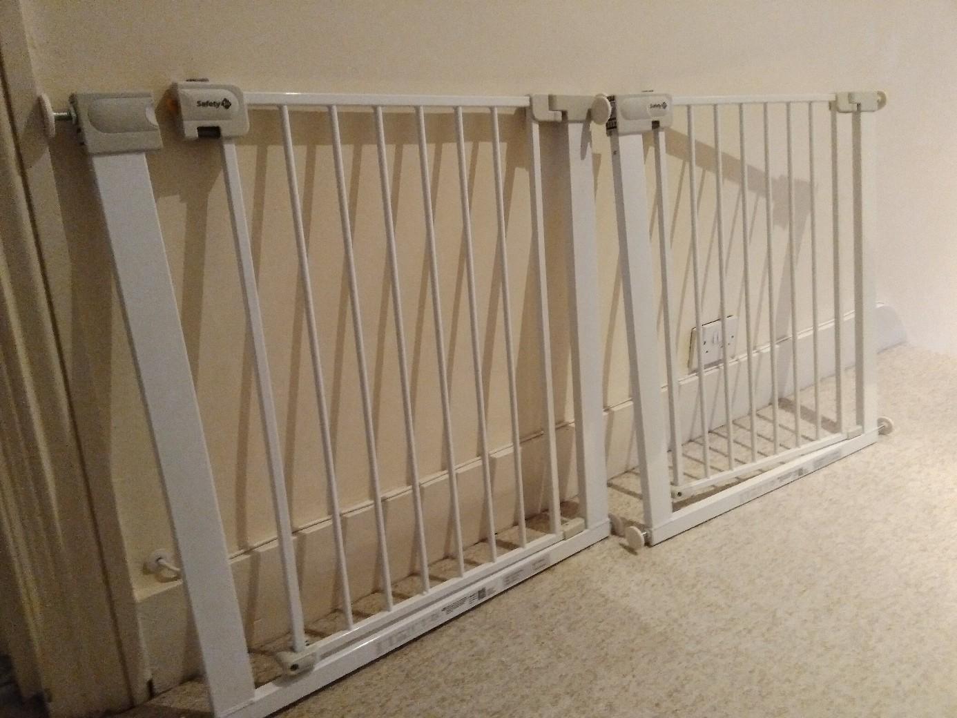 Safety 1st Stair Gate x2 in RH4 Valley für 30,00 £ zum Verkauf Shpock DE