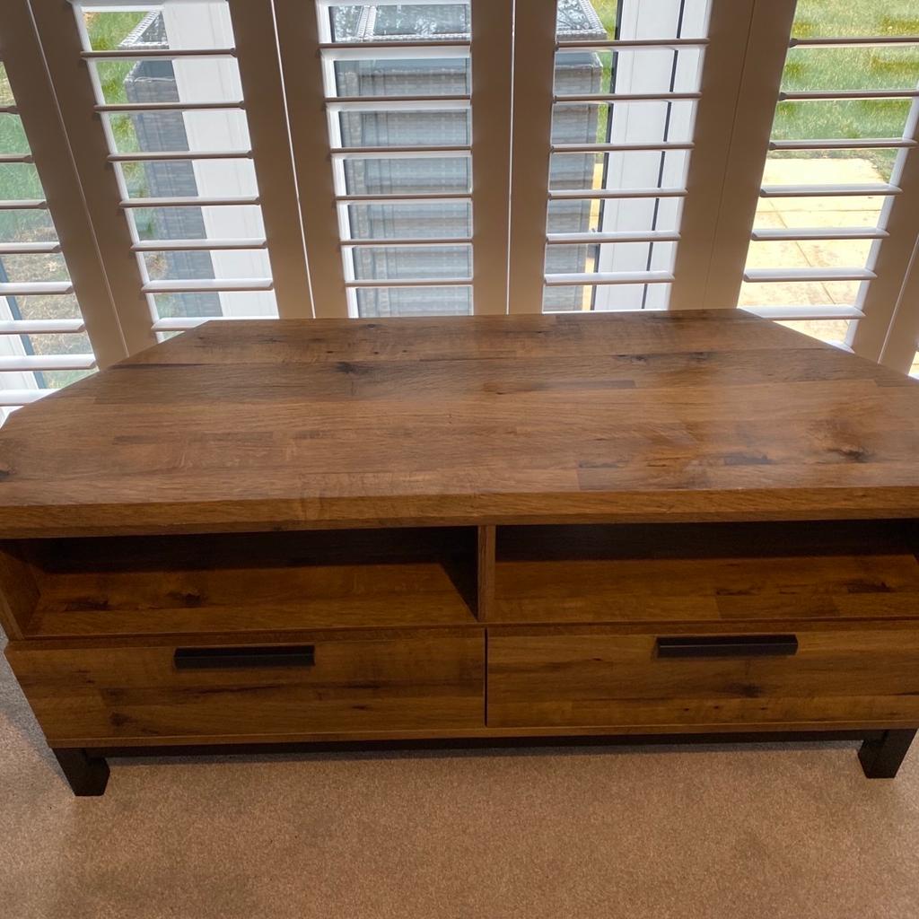 NEXT Bronx Oak Effect Wood Corner TV Stand in North Warwickshire für £