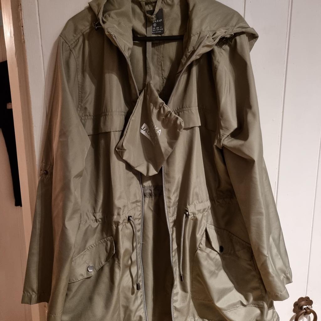 Primark Packaway Parka Raincoat in B77 Tamworth for £5.00 for sale | Shpock