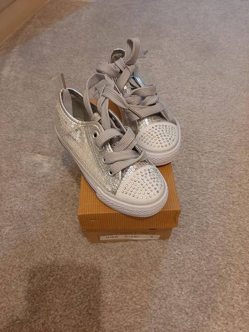 Buy & Sell West Midlands Dudley - Photos for NEW size 9 girls pumps