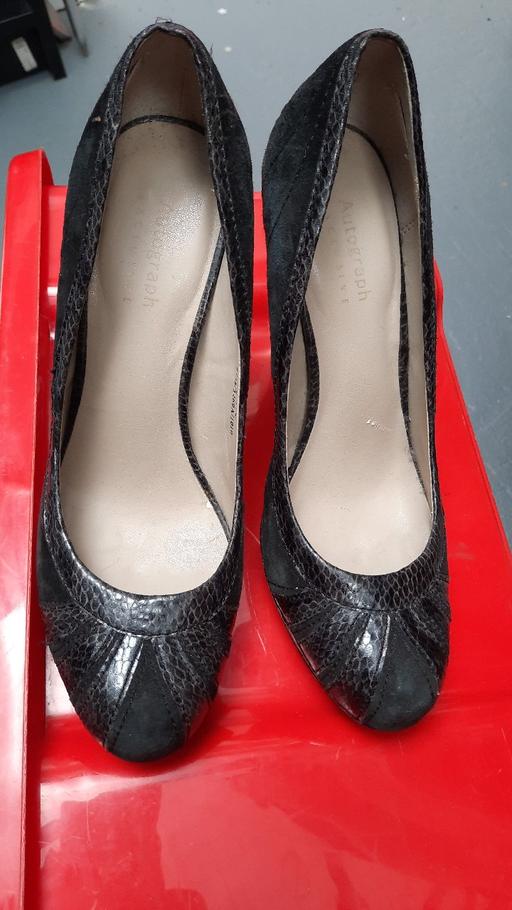 Buy & Sell Merseyside Saint Helens - Photos for Autograph Navy heels size 6.5