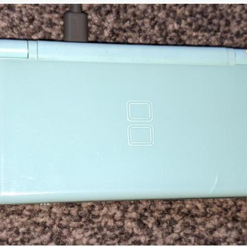 Nintendo DS Lite blue. screen in perfect condition.
collection from Wolverhampton or delivery can be arranged