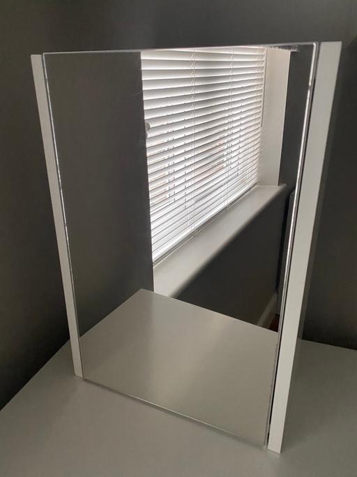 Buy & Sell Essex Chelmsford - Photos for Mirrored bathroom cabinet