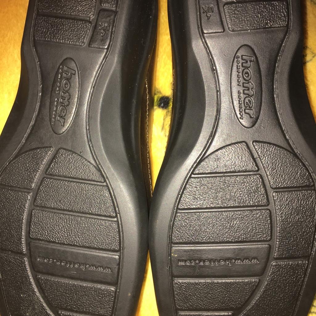 BRAND NEW BUT GOT DAMAGED SLIGHTLY IN STORAGE. FRONT OF RIGHT SHOE HAS SOME COLOUR COME OFF AND THERE ARE A COUPLE OFVERY MINOR SCRATCHES YOU WOULD NEED MAGNIFYING GLASS TO SEE. SURE TOE CAN BE FIXED. CAN BE FIXED. THE STYLE IS CHARLOTTE AND STANDARD WIDTH. Accepting nearest offer. Thanks collect Dukinfield