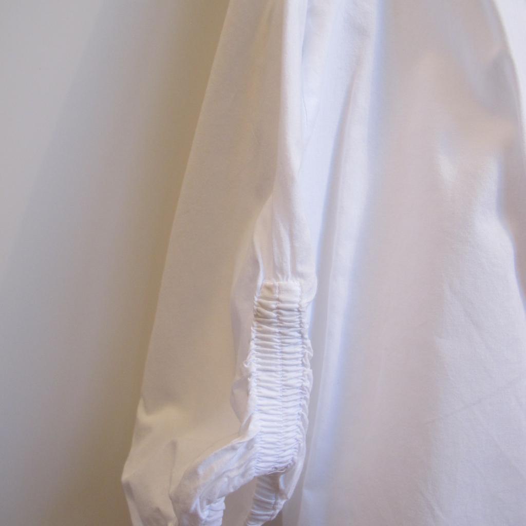 luftig-leichte Baumwoll-Bluse von H&M
Gr. 36
weiß
3/4 Arm

Rückenlänge ca. 60 cm
Achselweite ca.54 cm
locker geschnitten

exklusive Versandkosten!
Nichtraucherhaushalt!

Privatverkauf - Dieser Verkauf erfolgt unter Ausschluss jeglicher Mängelhaftung (Gewährleistung). Keine Rücknahme oder Umtausch!