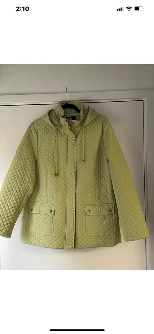 Buy & Sell West Midlands Wolverhampton - Photos for Isle EWM LIME GREEN QUILTED JACKET 16