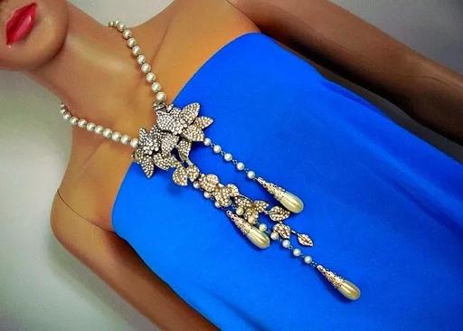 Buy & Sell North West London Hampstead - North West London - Photos for Pearl Diamante Flower Statement Necklace