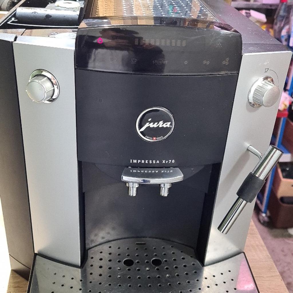 Verkaufe eine Jura Xf50 mit großem Wassertank und großer Auffangschale komplett generalüberholt in Topzustand man kann damit sämtliche Kaffeespezialitäten zubereiten um €200 der Kaffeevollautomat kann bei mir unverbindlich getestet und besichtigt werden Bei Interesse tel.06642065025