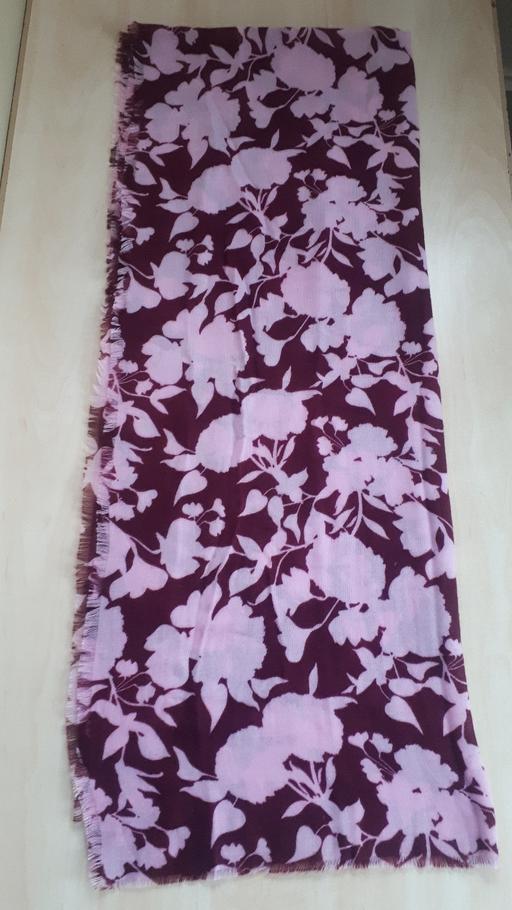 Buy & Sell South East London Middle Park - South East London - Photos for Soft Maroon & pink floral neck scarf