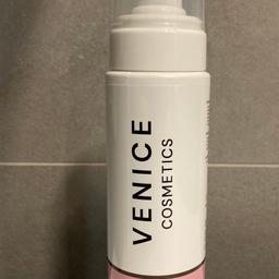 Venice Cosmetics Selbstbräunungsmousse
Neupreis €39,99
Handschuh gibts gratis dazu

Versand möglich, übernehme allerdings nicht die Kosten.