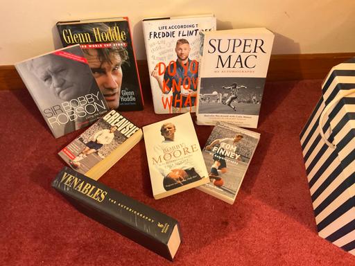 Buy & Sell Surrey Reigate and Banstead - Photos for Football books