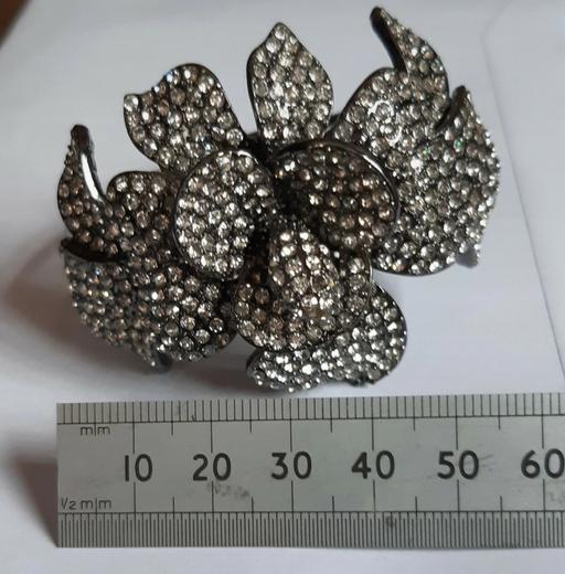 Buy & Sell Merseyside Saint Helens - Photos for heavy hinged gemstone flower bracelet